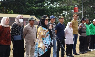 Walikota Bandar Lampung Eva Dwiana memberikan arahan saat pimpin apel HLHS 2025, Senin (9/06/2025) di Lapangan pemkot setempat. foto Ist
